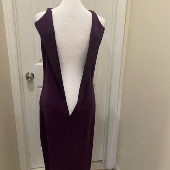 Minimalist Column Gown - Picture 6 of 13